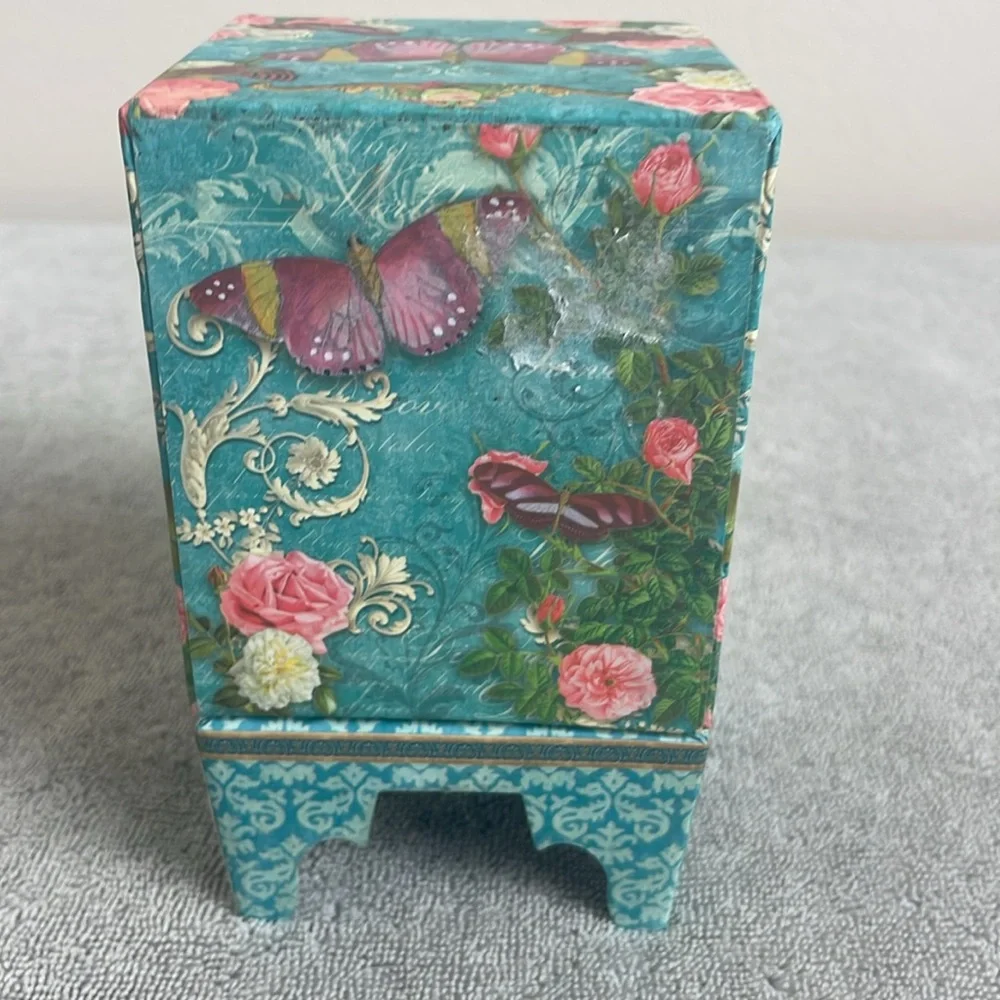 Keepsake Box 2 Rose Scented Soaps punch Studios